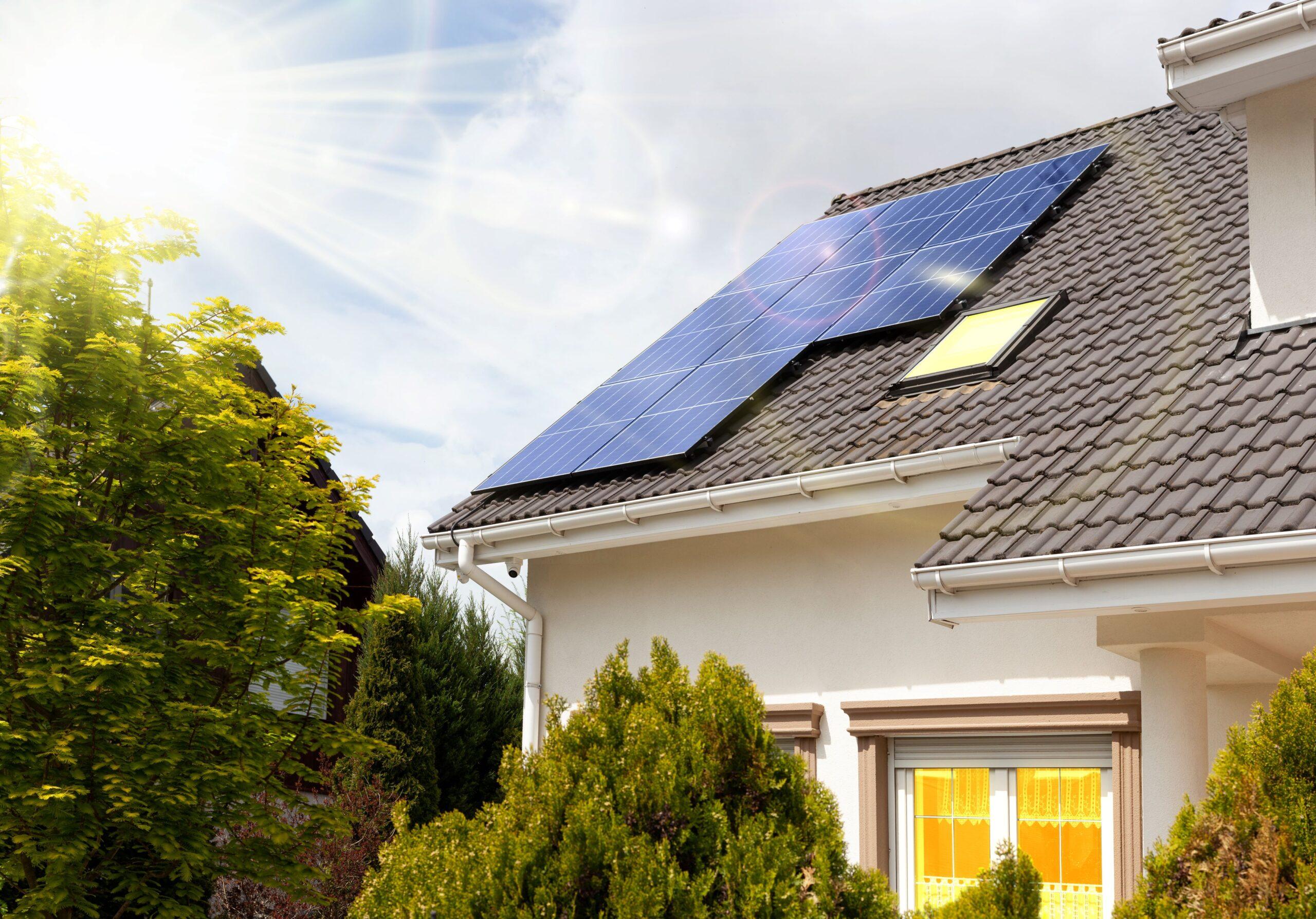 Solarmodule kaufen: Eine Dachkonstruktion 