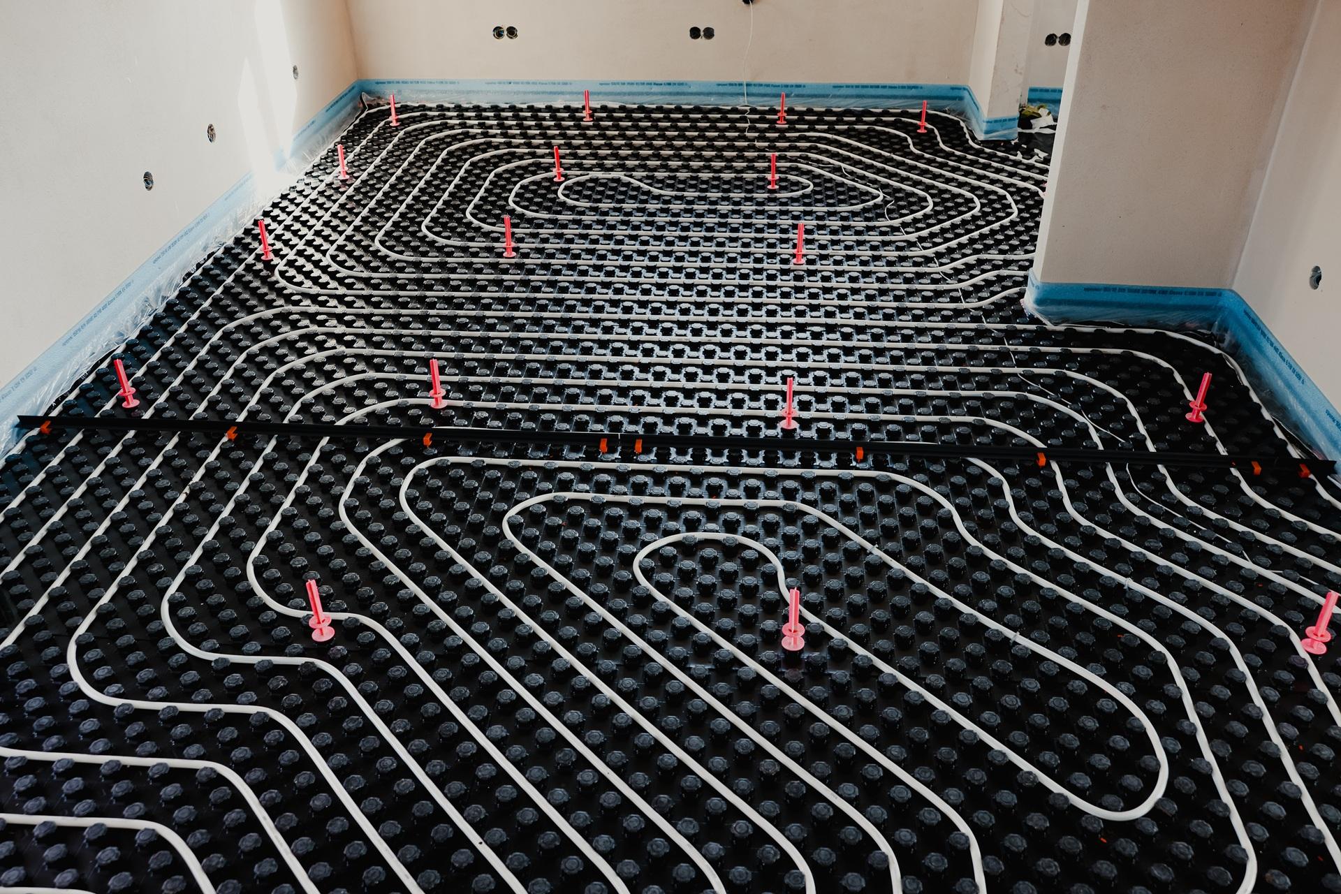 Heizschleifen bei Installation im Neubau | Fußbodenheizung nachrüsten